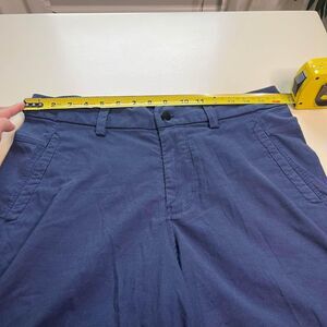 Men’s Size Medium Lululemon Blue Navy Commission Shorts 9” inseam 33” waist